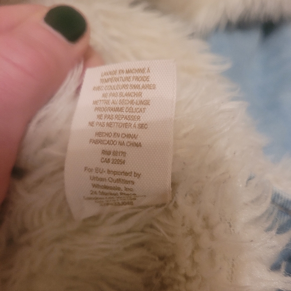 Free People, Women's Light Blue Denim Jacket with Faux Shearling, Size M - Picture 13 of 13